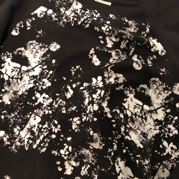 LAST CALL - Converse ⭐️ One Star Sweatshirt - Picture 2 of 3